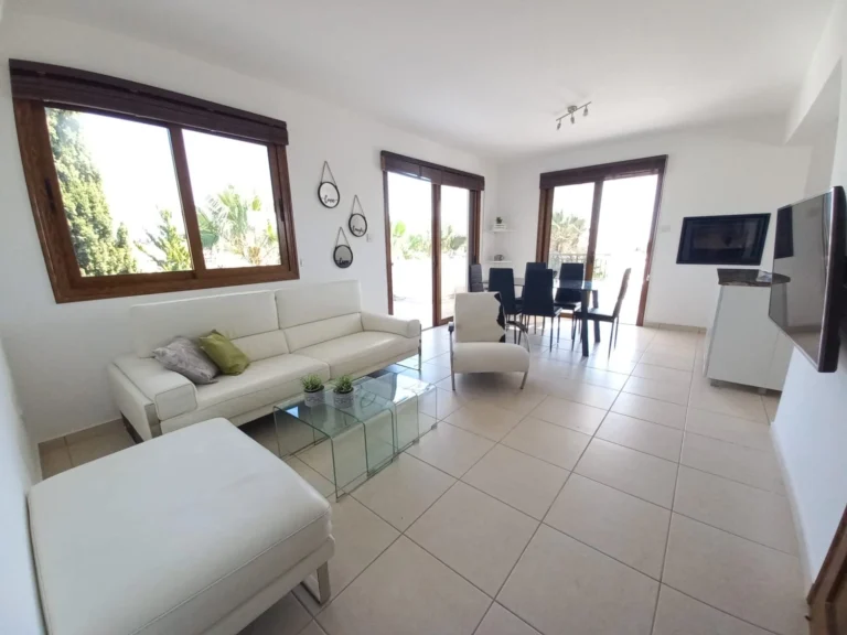 2 Bedroom Apartment for Sale in Paphos – Universal