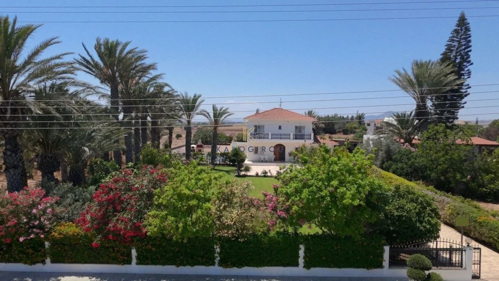 3 Bedroom House for Sale in Pervolia Larnacas