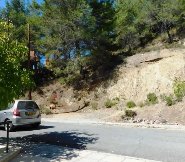 1,135m² Plot for Sale in Pano Platres, Limassol District