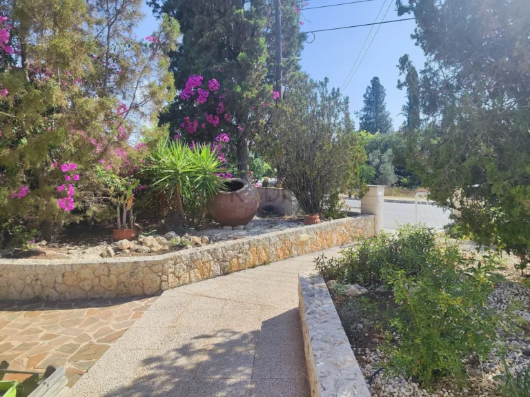 Cheap Houses and Villas for Sale Nicosia up to 800000 euro