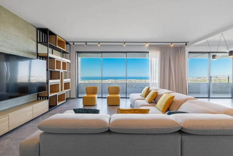 6+ Bedroom House for Sale in Armou, Paphos District