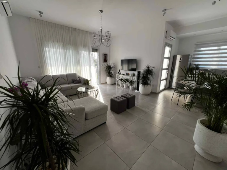 2 Bedroom Apartment for Sale in Agios Tychonas, Limassol District