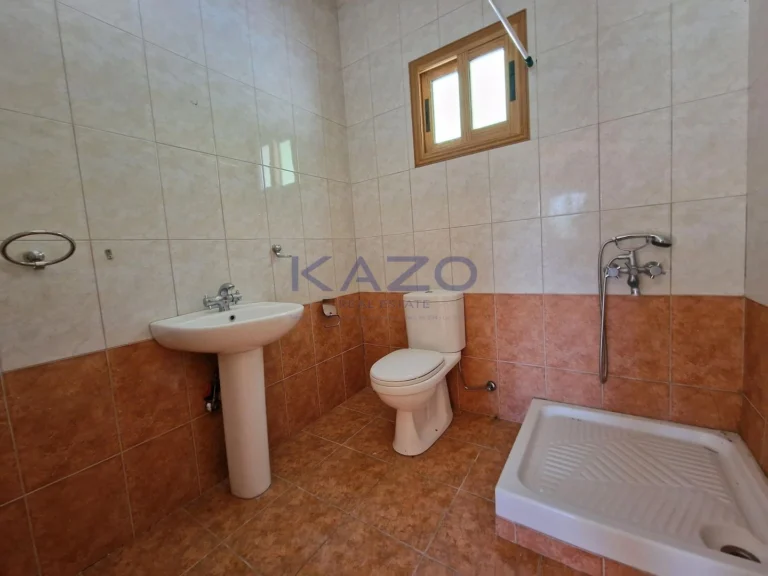 805m² Commercial for Sale in Limassol District