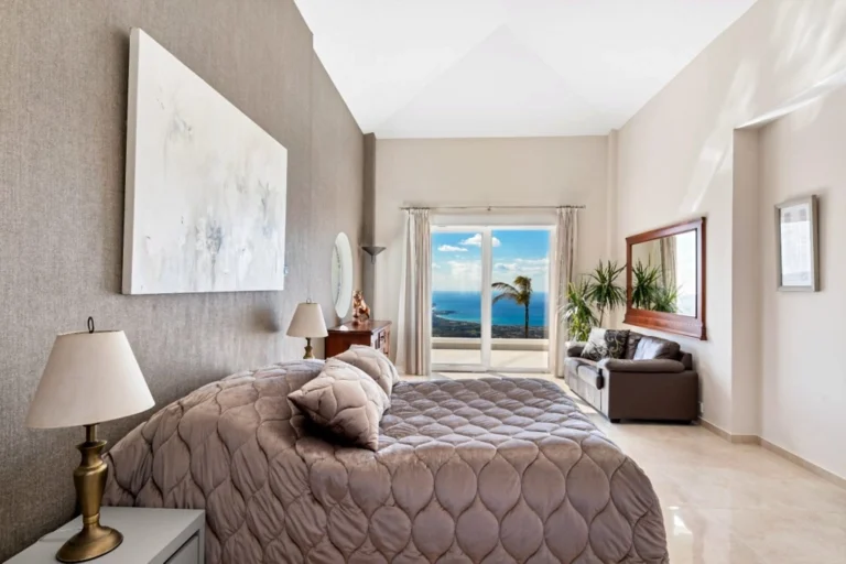 4 Bedroom House for Sale in Peyia, Paphos District