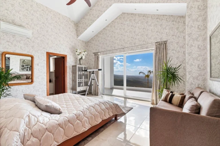 4 Bedroom House for Sale in Peyia, Paphos District