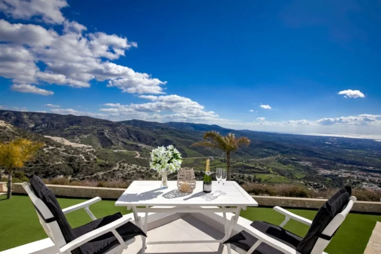 4 Bedroom House for Sale in Peyia, Paphos District