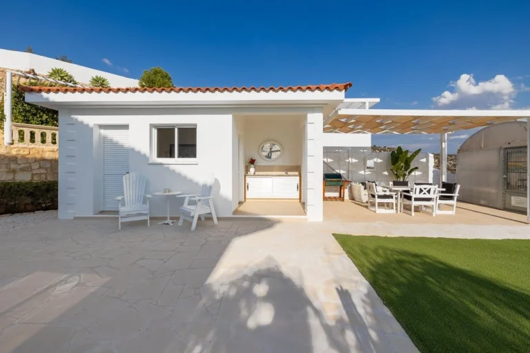 4 Bedroom House for Sale in Peyia, Paphos District