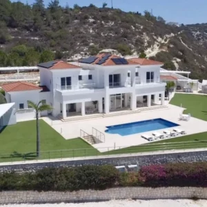 4 Bedroom House for Sale in Peyia, Paphos District