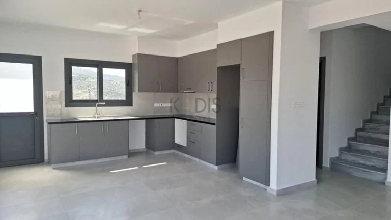 4 Bedroom House for Sale in Akrounta, Limassol District