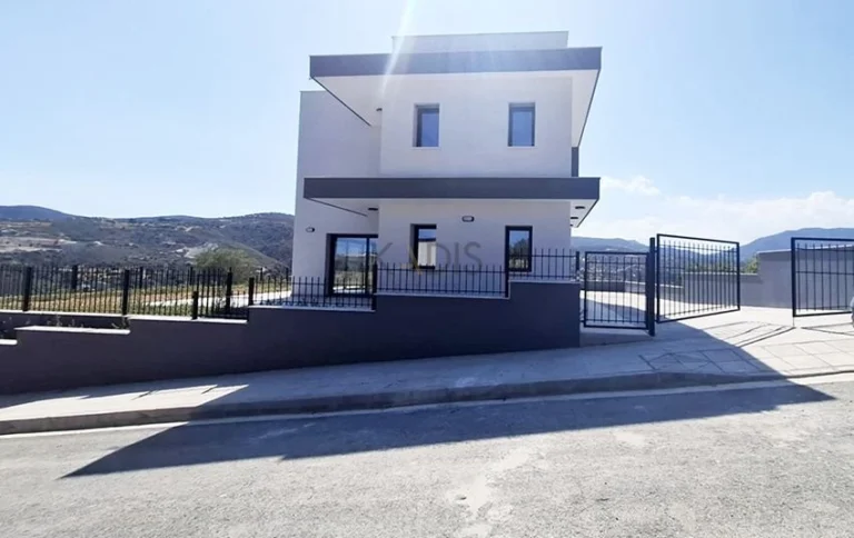 4 Bedroom House for Sale in Akrounta, Limassol District
