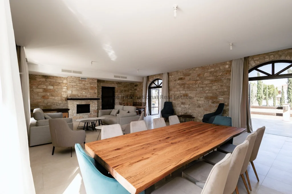 470m² House for Sale in Pervolia Larnacas