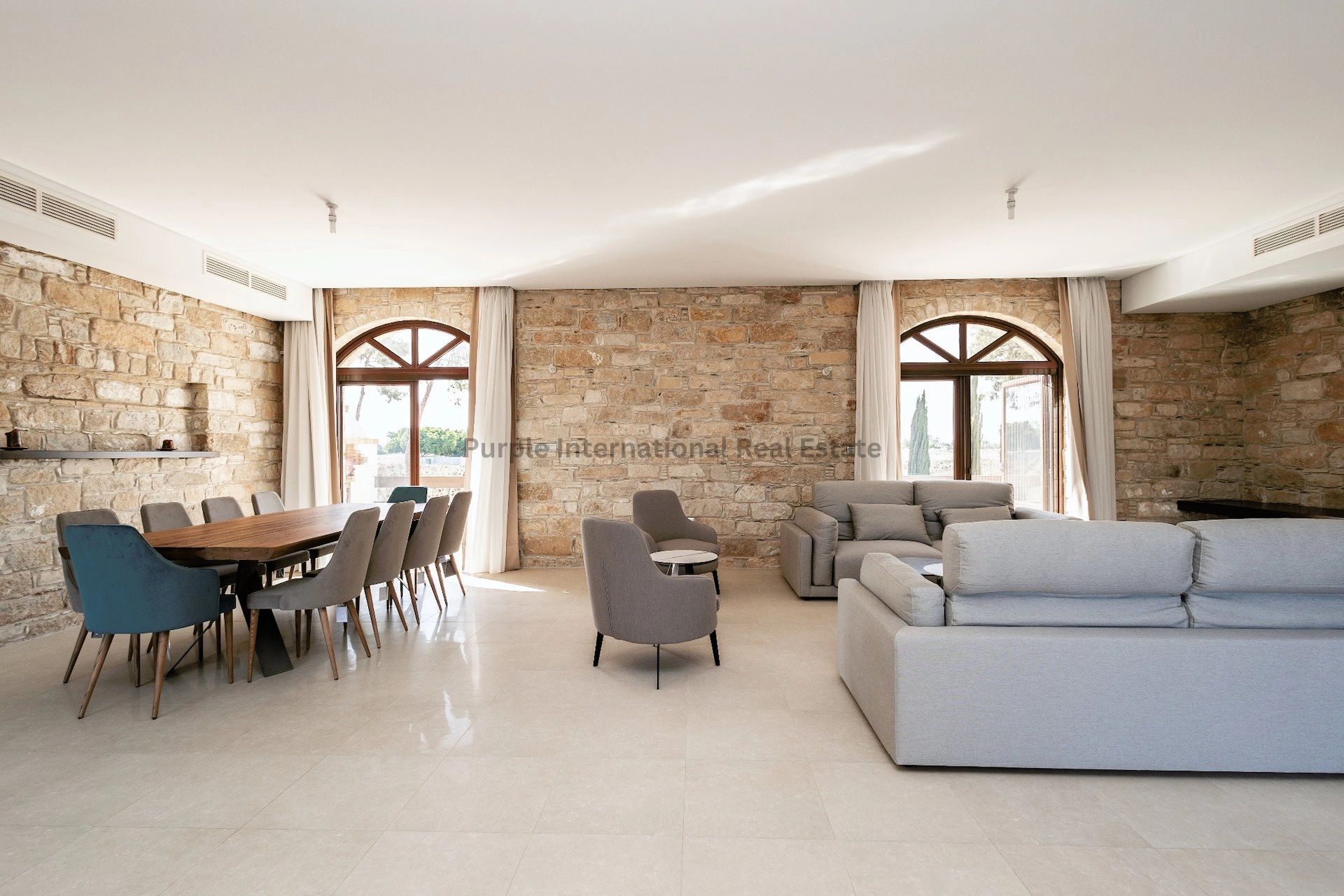470m² House for Sale in Pervolia Larnacas
