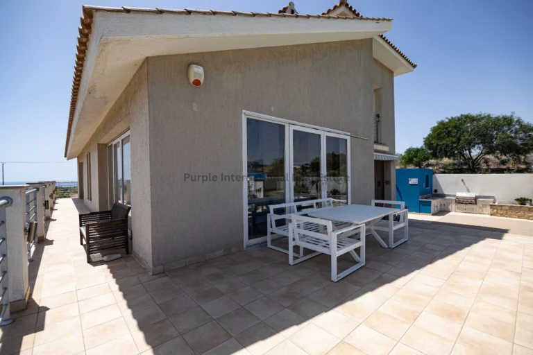5 Bedroom House for Sale in Maroni, Larnaca District