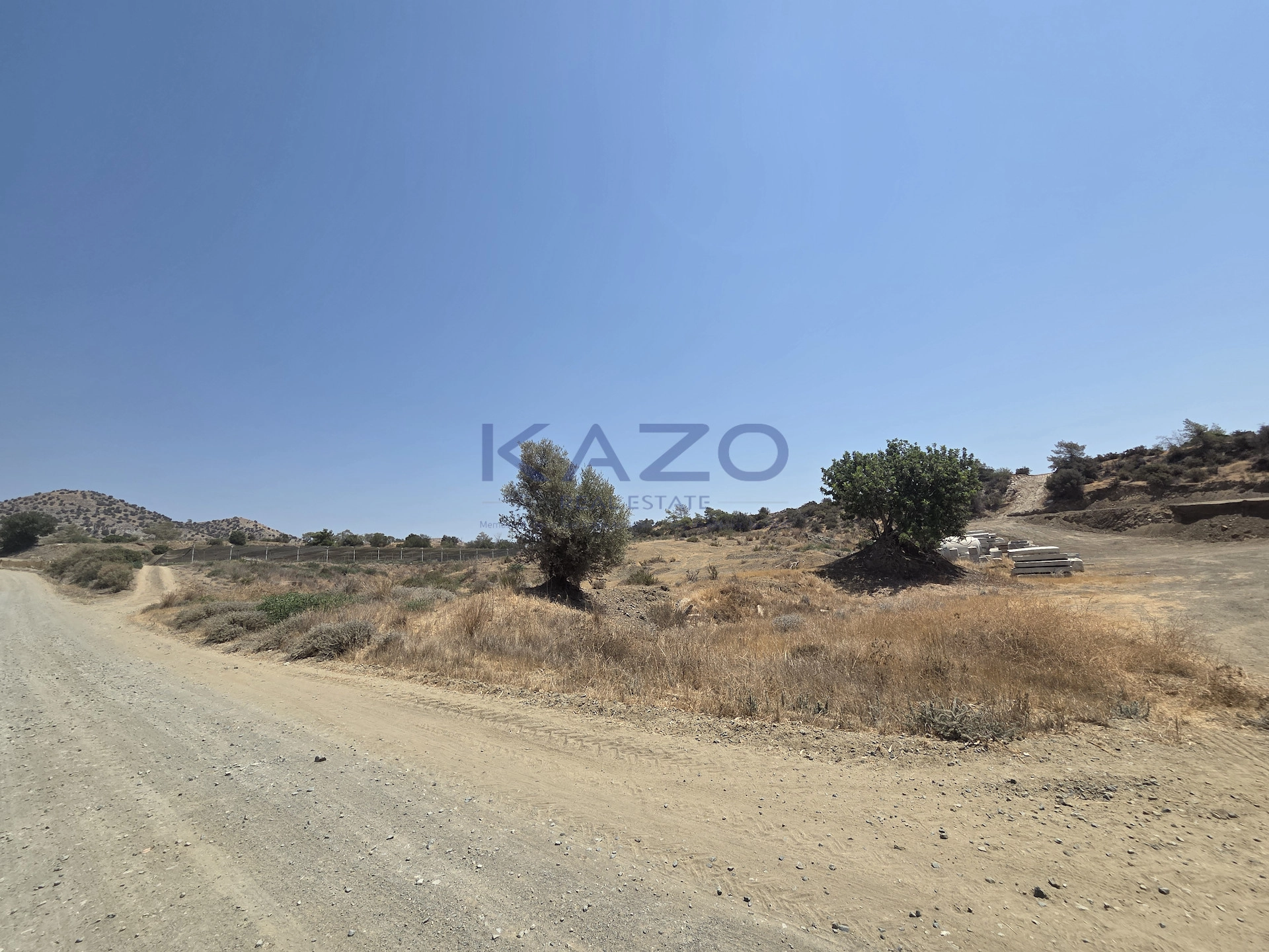 13,445m² Plot for Sale in Monagroulli, Limassol District