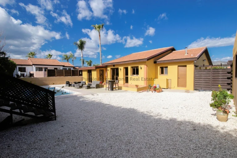 3 Bedroom House for Sale in Moni, Limassol District