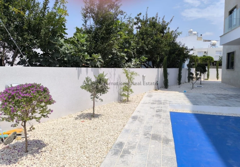 2 Bedroom Apartment for Sale in Paphos – Universal