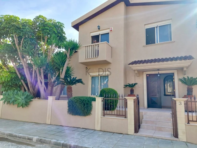 5 Bedroom House for Sale in Limassol – Kapsalos