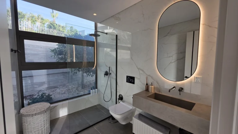 5 Bedroom House for Sale in Armou, Paphos District