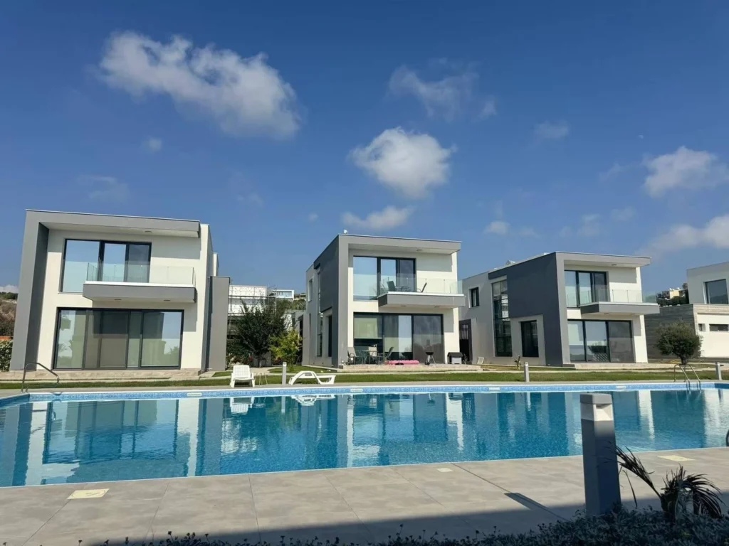 3 Bedroom House for Sale in Chlorakas, Paphos District