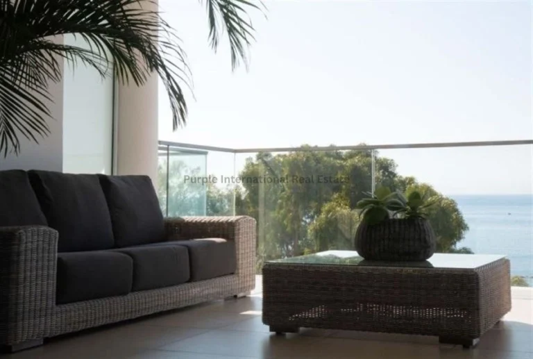 4 Bedroom Apartment for Rent in Agios Tychonas, Limassol District