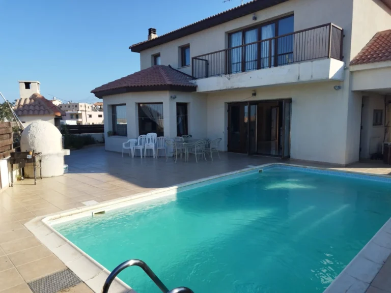 3 Bedroom House for Sale in Akrotiri, Limassol District