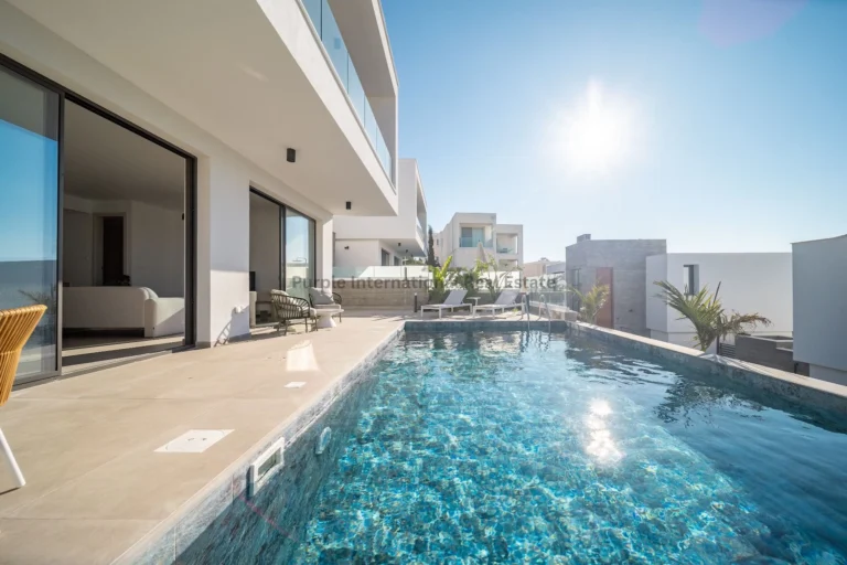 3 Bedroom House for Sale in Chlorakas, Paphos District