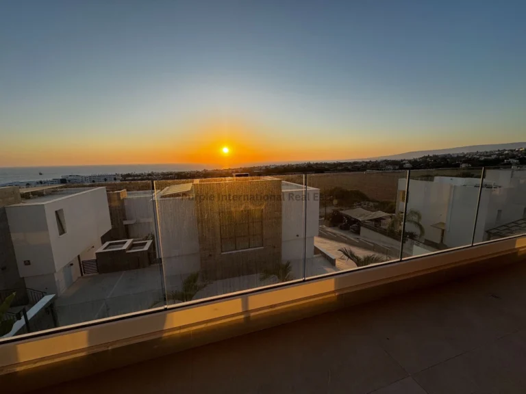 3 Bedroom House for Sale in Chlorakas, Paphos District