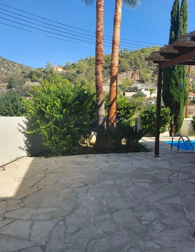 3 Bedroom House for Sale in Apsiou, Limassol District