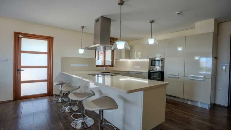 6+ Bedroom House for Sale in Limassol District