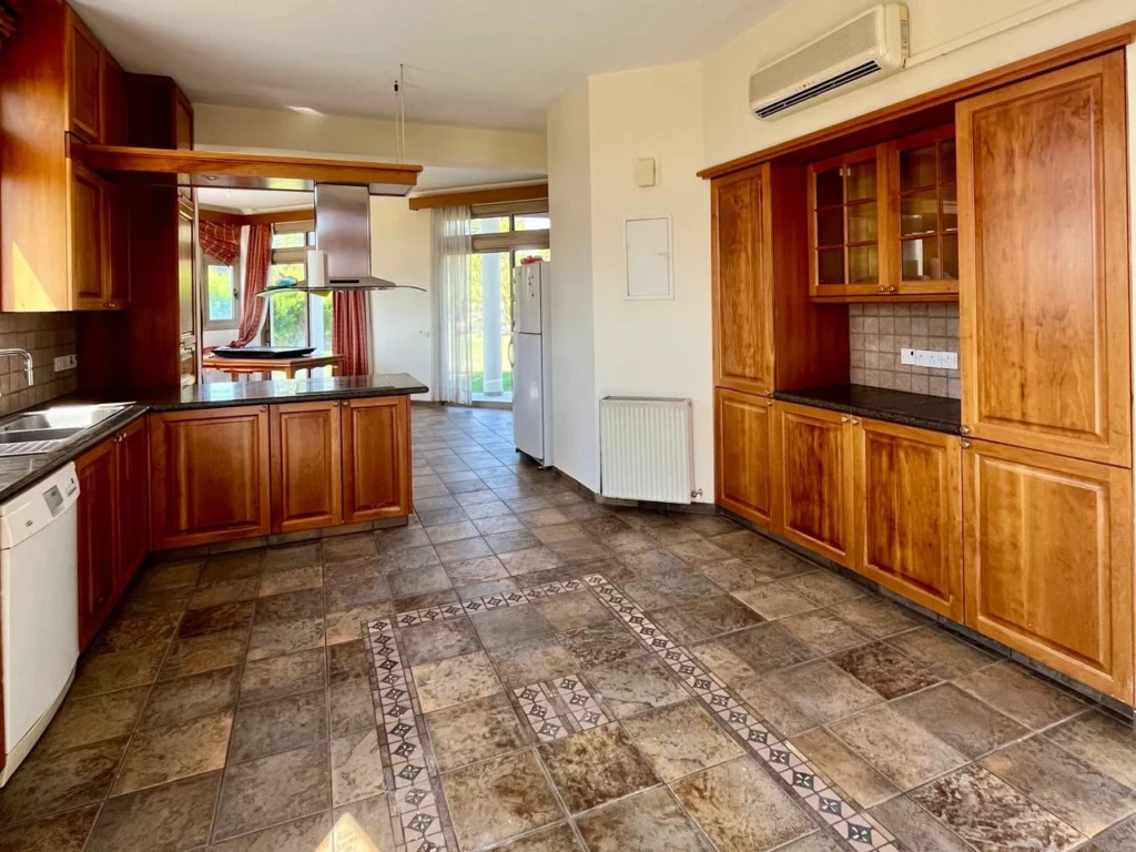 3 Bedroom House for Sale in Latsia, Nicosia District