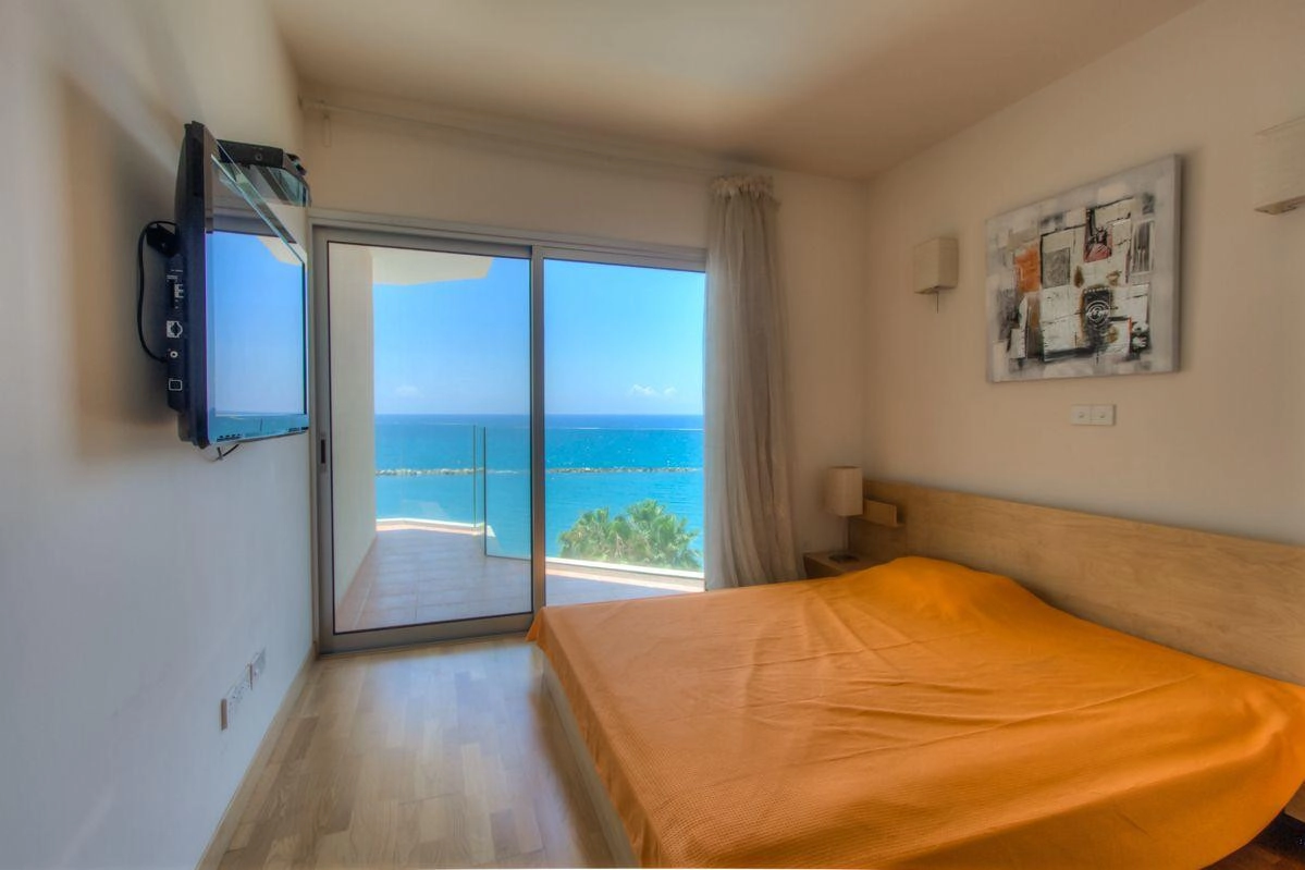 2 Bedroom Apartment for Sale in Agios Tychonas, Limassol District