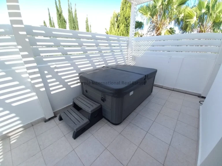 2 Bedroom Apartment for Sale in Paphos – Universal