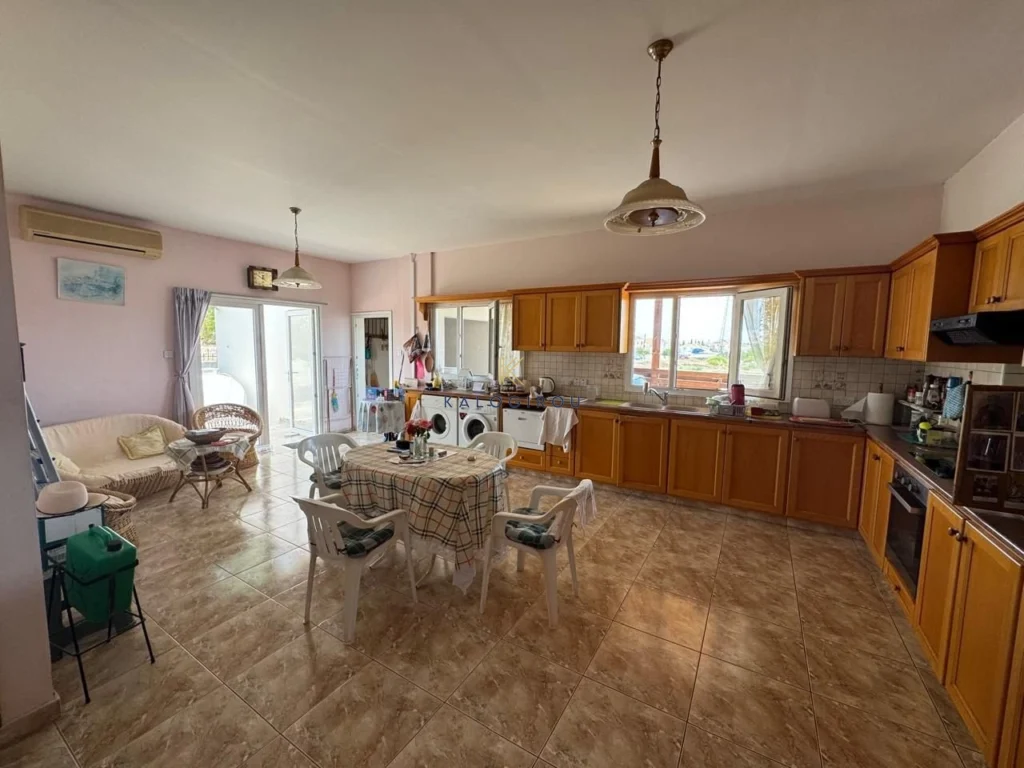 3 Bedroom House for Sale in Oroklini, Larnaca District