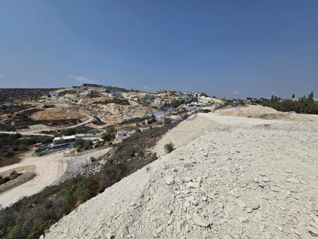 1,019m² Plot for Sale in Agios Tychonas, Limassol District