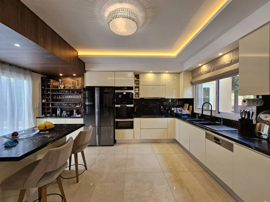 5 Bedroom House for Sale in Agios Tychonas, Limassol District