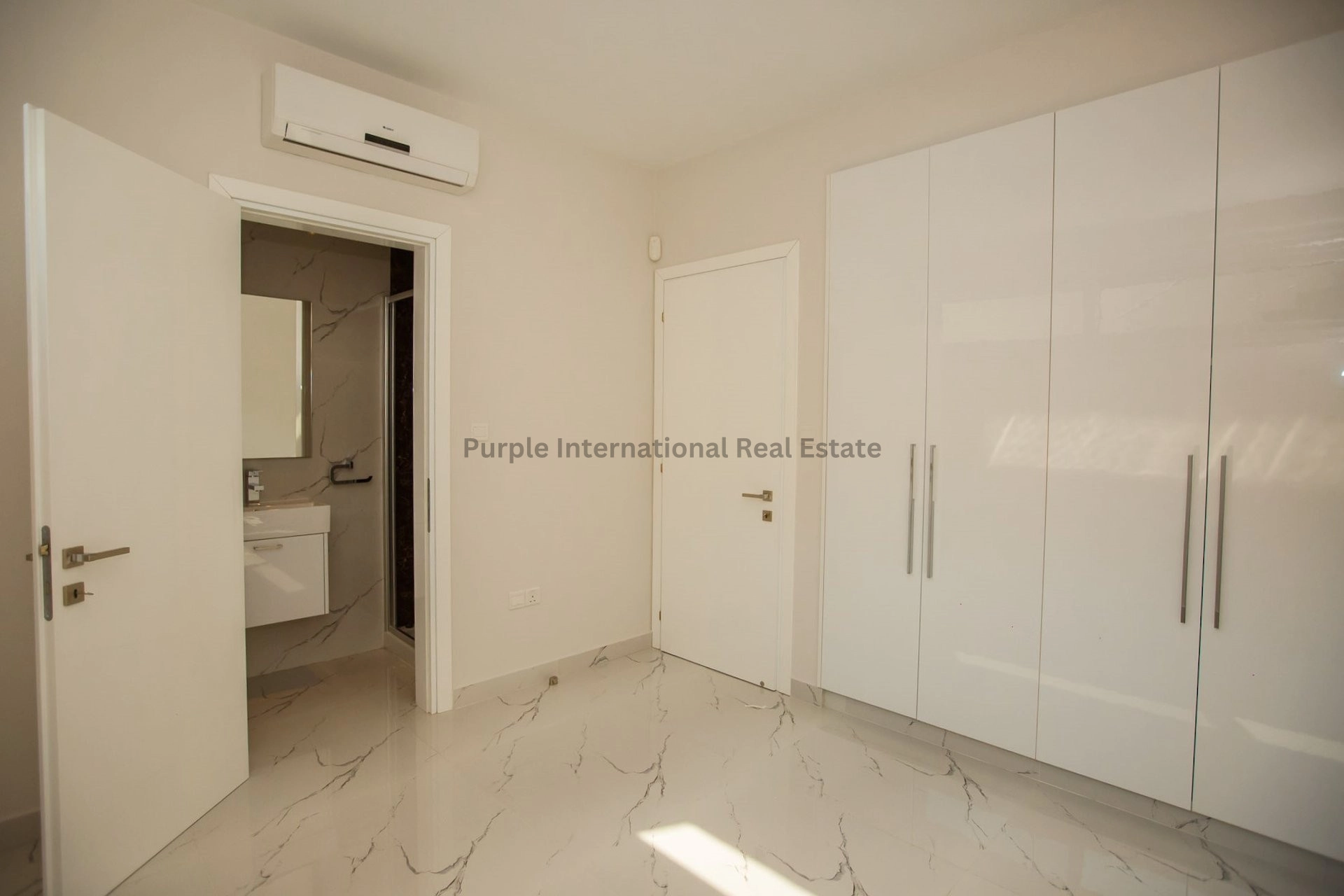 4 Bedroom House for Rent in Agios Tychonas, Limassol District