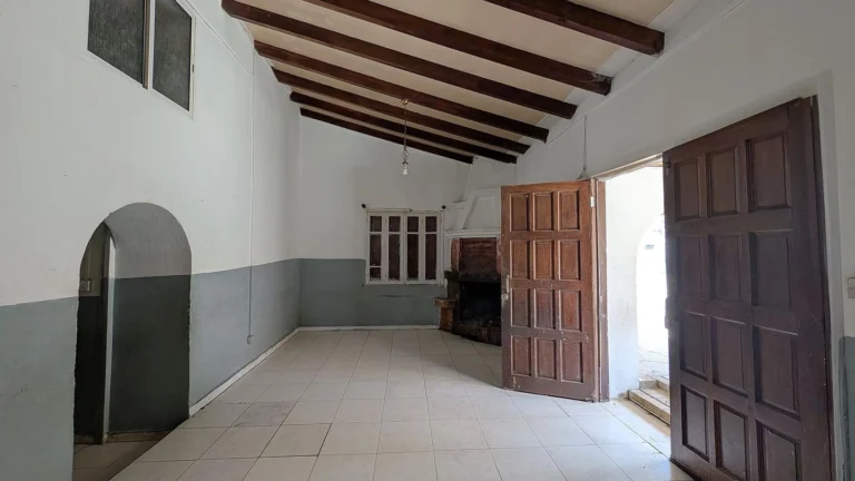 4 Bedroom House for Sale in Paphos – Emba