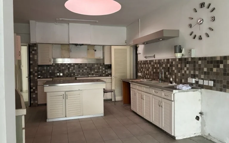 5 Bedroom House for Sale in Strovolos, Nicosia District