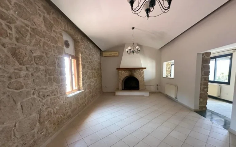 5 Bedroom House for Sale in Geroskipou, Paphos District