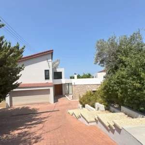 5 Bedroom House for Sale in Geroskipou, Paphos District
