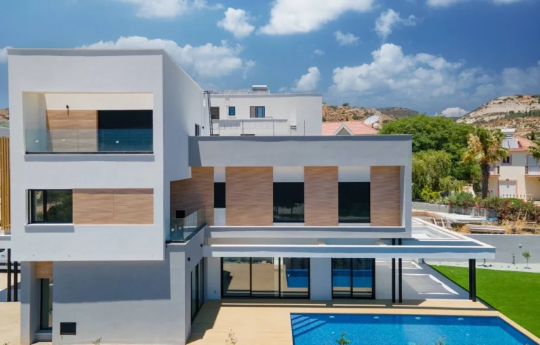 5 Bedroom House for Sale in Agios Tychonas, Limassol District