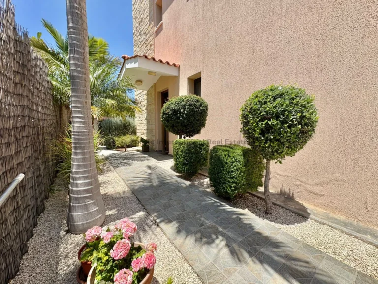 3 Bedroom House for Sale in Peyia, Paphos District
