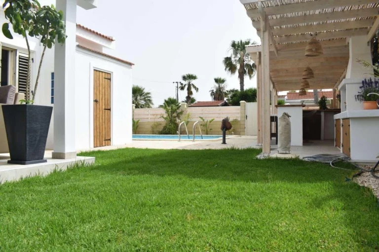 3 Bedroom House for Sale in Meneou, Larnaca District