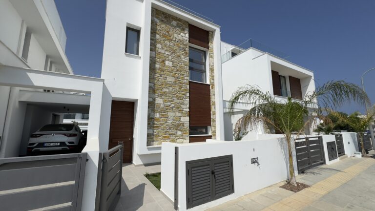 4 Bedroom House for Sale in Livadia Larnakas, Larnaca District
