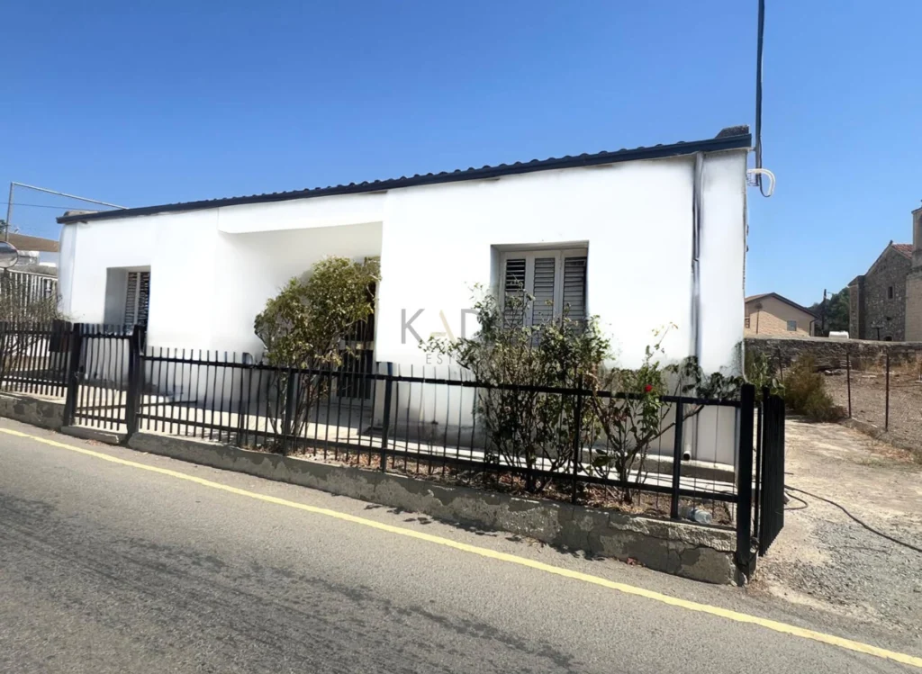 3 Bedroom House for Sale in Mosfiloti, Larnaca District