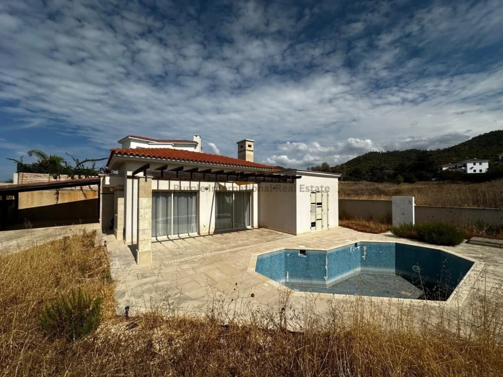 3 Bedroom House for Sale in Argaka, Paphos District