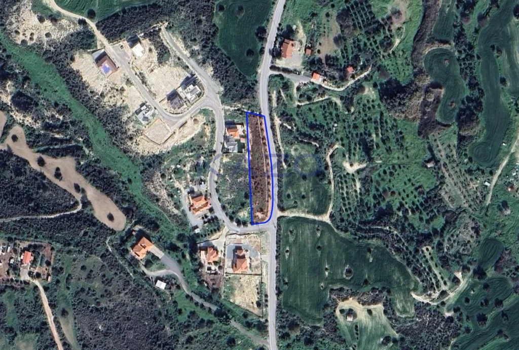 2,825m² Plot for Sale in Tochni, Larnaca District