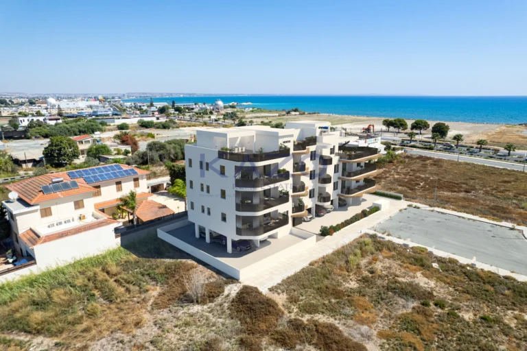 733m² Building for Sale in Larnaca – Chrysopolitissa