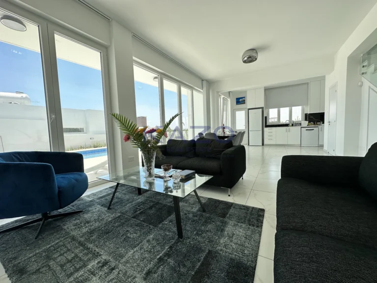 3 Bedroom House for Sale in Oroklini, Larnaca District