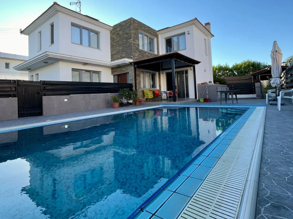 3 Bedroom House for Sale in Latsia, Nicosia District